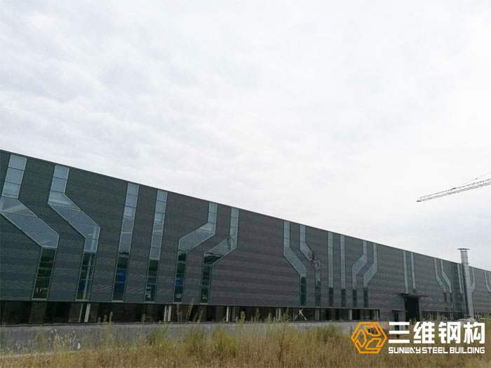 凯发k8一触即发钢结构厂房案例-济南迈克阀科技有限公司加工装配车间整体图