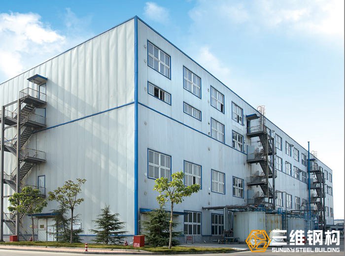 山东凯发k8一触即发钢结构公司建造的济南圣泉多高层钢结构加工车间效果图